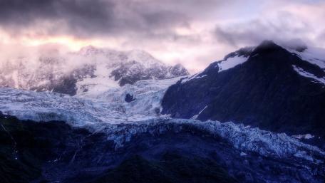 Majestic Alpine Glory in the Mountains wallpaper