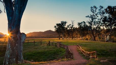 Tranquil Countryside Sunrise Scene wallpaper
