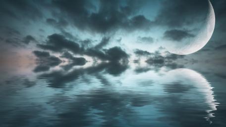 Supermoon Illuminating the Tranquil Ocean wallpaper