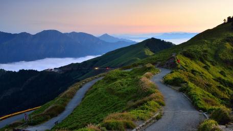 Serene Mountain Path at Dusk wallpaper