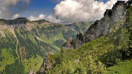 Majestic Mountain Landscape wallpaper