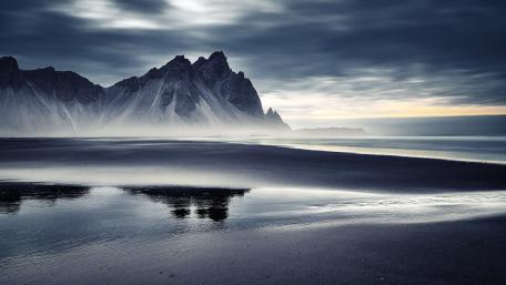 Serene Coastal Landscape at Dusk wallpaper