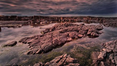 Serene Coastal Landscape at Dusk wallpaper