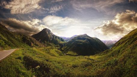 Majestic Mountain Valley View wallpaper
