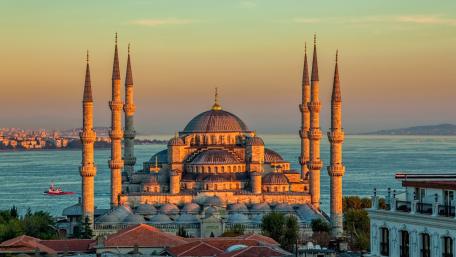 Majestic Istanbul Skyline at Sunset wallpaper