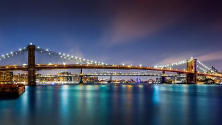 Majestic Brooklyn Bridge at Night wallpaper