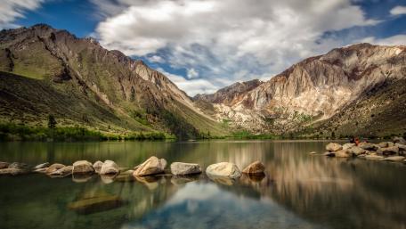 Tranquil Mountain Lake Reflection Scene wallpaper