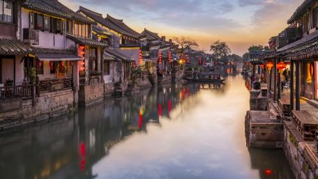 Serene Evening in an Ancient Water Town wallpaper