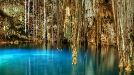 Hidden Beauty of the Underground Cave Pool wallpaper