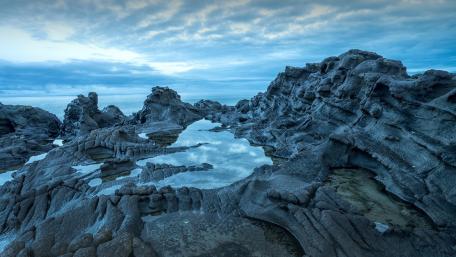 Ethereal Seascape at Dawn wallpaper