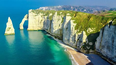 Majestic Cliffs by the Sea wallpaper