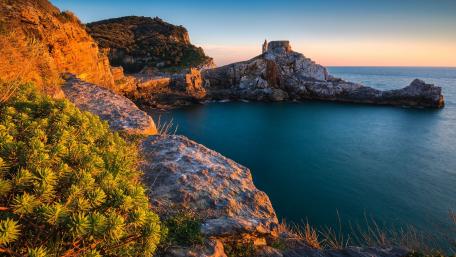 Scenic Coastal View at Sunset wallpaper