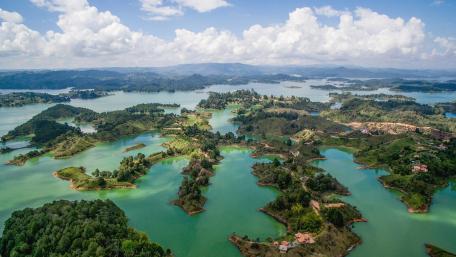 Serene Aerial View of Lush Green Islands wallpaper