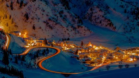 Serene Winter Village at Night wallpaper