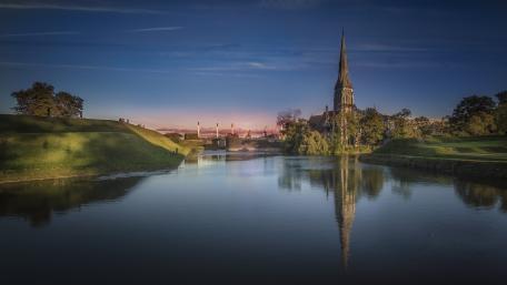 Serene Reflections of an Enchanting Cityscape wallpaper