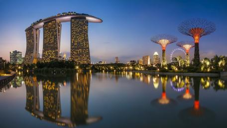 Enchanting Singapore Skyline at Dusk wallpaper