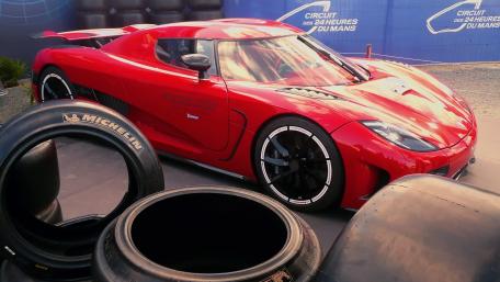 Red Koenigsegg Agera R on Display with Tires wallpaper