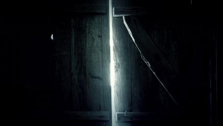 Mystical Light Through the Doorway wallpaper