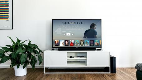 Modern Living Room with Stylish TV Setup wallpaper