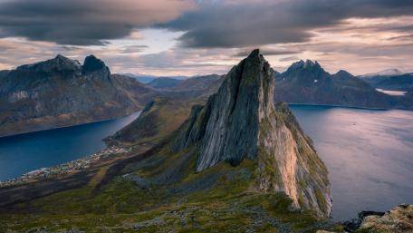 Majestic Fjord Overlook wallpaper