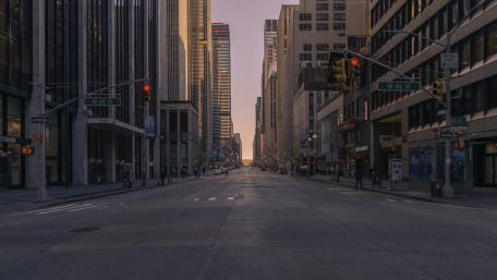 Urban Sunset on Empty Streets in 4K Quality wallpaper