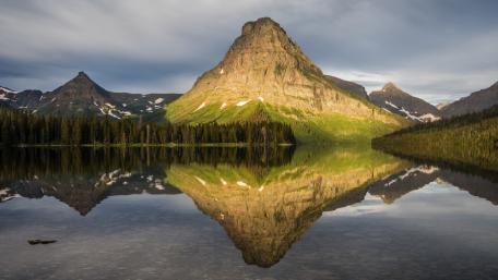 Sinopah Mountain and the Two Medicine Lake wallpaper