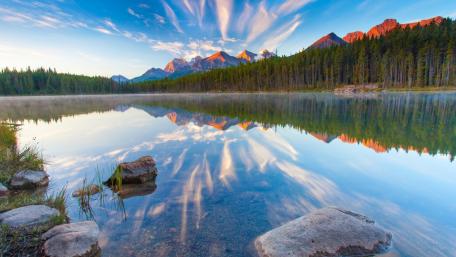 Majestic Mountain Reflections at Sunrise wallpaper