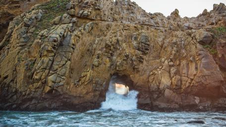 Keyhole Arch, Pfeiffer Beach wallpaper