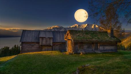 Serene Night Overlook with a Full Moon wallpaper