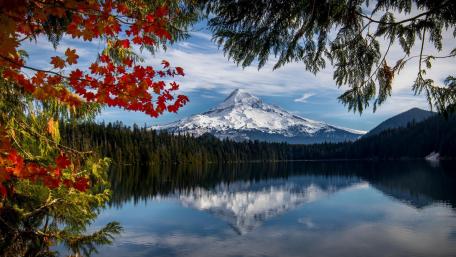 Mount Hood from Trillium Lake wallpaper