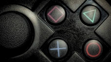 Xbox Controller Close-Up Artistry in 4K wallpaper