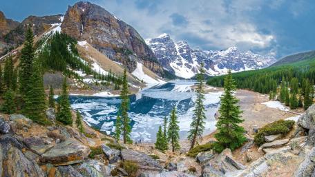 Moraine Lake wallpaper