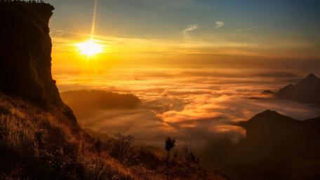 Golden Horizon Over the Misty Valley wallpaper