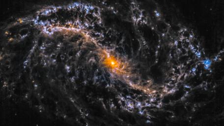 James Webb Space Telescope Image of NGC 7496 wallpaper