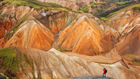 Breathtaking Mountain Badlands Landscape Wallpaper wallpaper