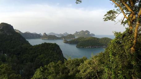 Cheow Lan Lake wallpaper