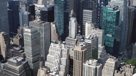 Aerial View of Midtown Manhatta wallpaper