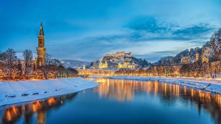 Salzburg in wintertime wallpaper