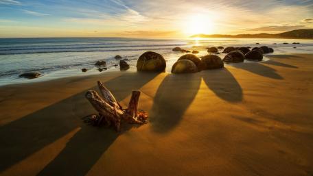 Serene Sunset at the Sandy Beach wallpaper