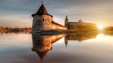 Pskov Krom (Russia) wallpaper