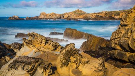 Majestic Ocean View Over Rugged Rocks wallpaper