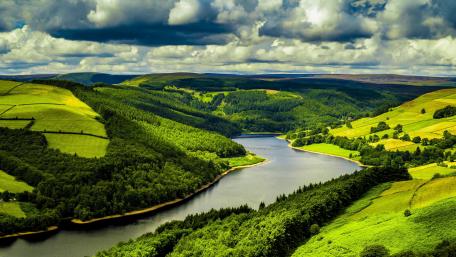 Verdant Hills and Serpentine River wallpaper