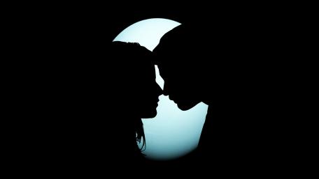 Romantic Silhouette Under the Moonlight wallpaper