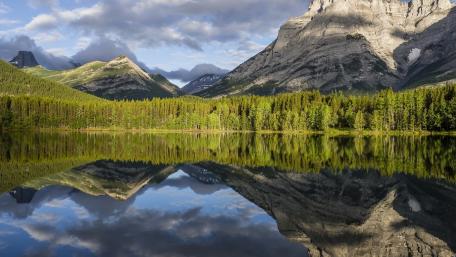Wedge Pond wallpaper