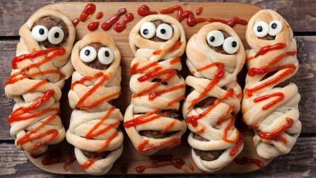 Mummy Snacks for a Spooktacular Feast wallpaper