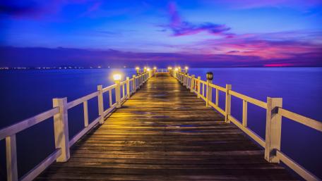 Serene Twilight on the Pier wallpaper