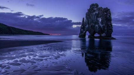 Hvitserkur troll rock (Iceland) wallpaper
