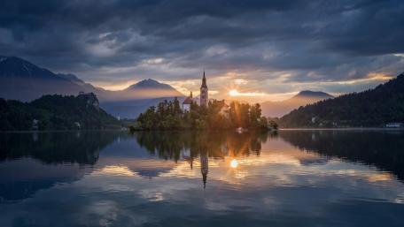 Bled Island wallpaper