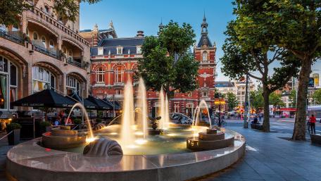 Fountain in Leidseplein (Amsterdam) wallpaper