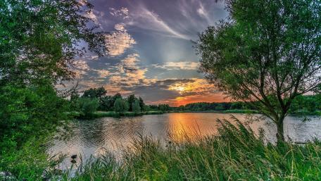 Peaceful Summer Lake at Sunset wallpaper